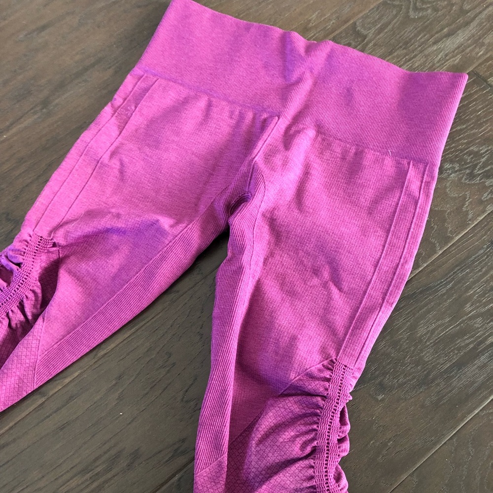 Lululemon crop workout pants